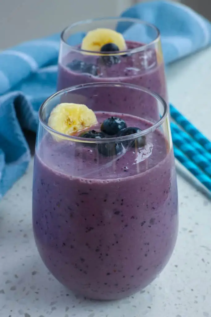 A delicious Blueberry Smoothie recipe made quick and easy with just four ingredients. Enjoy this tasty treat for breakfast or as an aftenoon snack.
