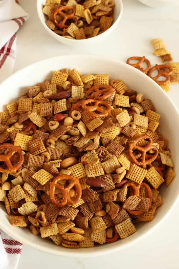 Skip the store-bought stuff and create your own delicious customized Chex mix at home with these simple steps. 