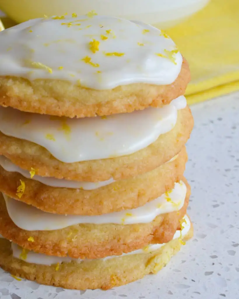 Try out this simple and tasty recipe for lemon cookies that will satisfy your sweet tooth.