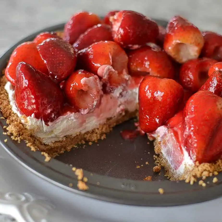 Strawberry Cream Cheese Pie is perfect for your holiday celebrations, birthday parties, neighborhood soirees, and potlucks. 