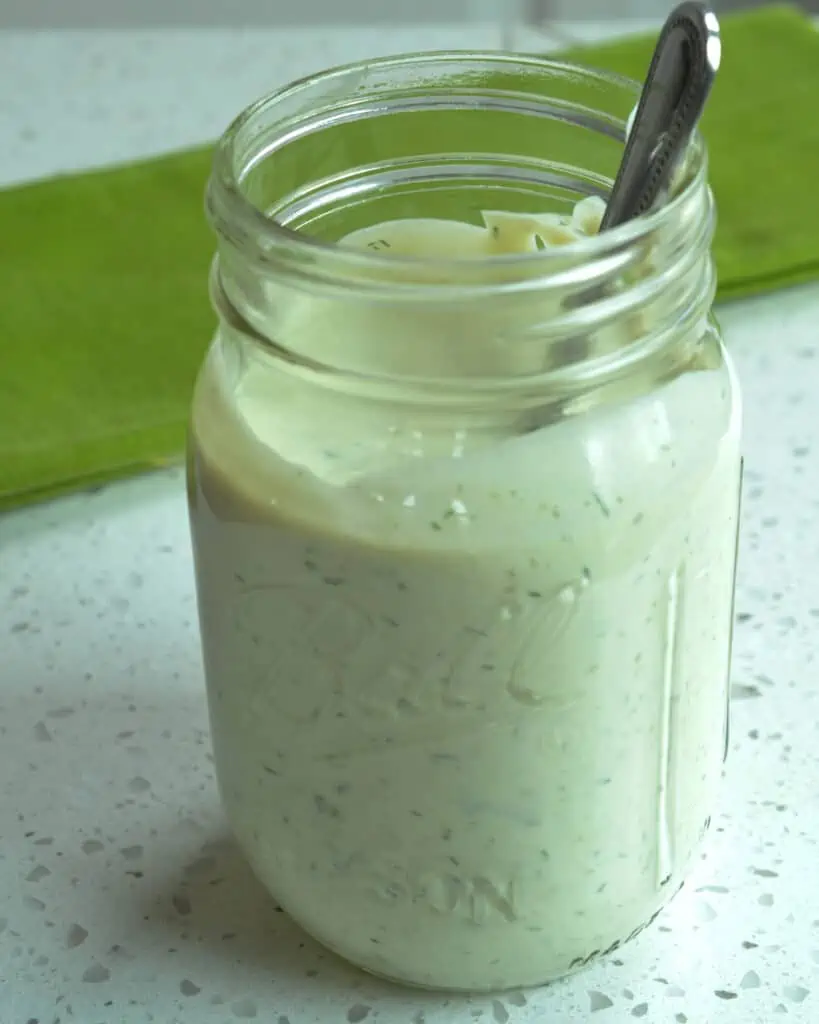 Take your salads to the next level with this creamy and delicious avocado ranch dressing recipe. 