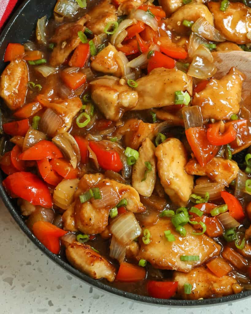 Spice up your dinner routine with this mouthwatering black pepper chicken recipe! 