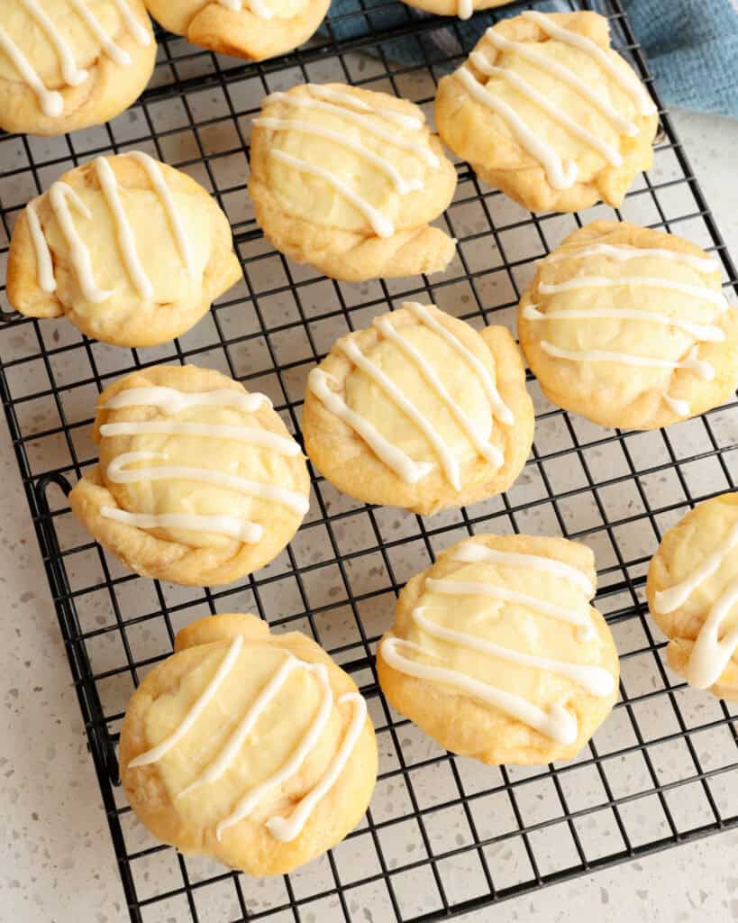 Impress your friends and family with this simple yet delicious cheese Danish recipe. With just a few ingredients and easy steps, you'll have a homemade pastry that will rival any bakery!