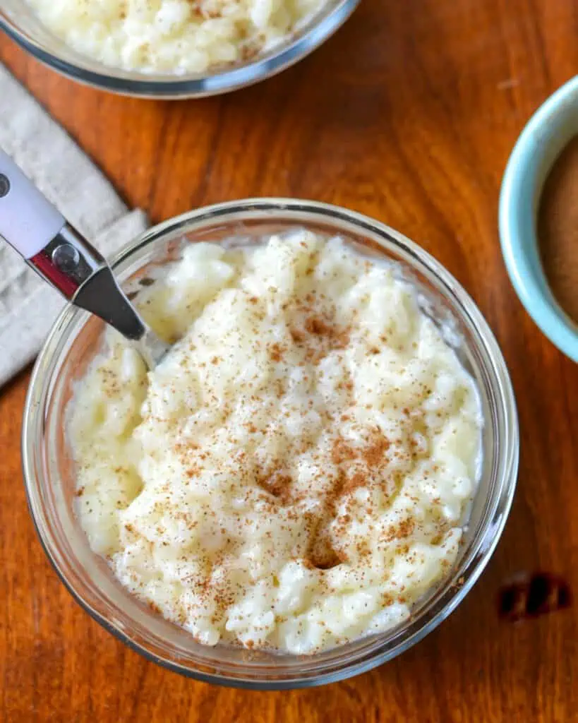 Indulge in a classic and comforting dessert with this creamy rice pudding recipe. Made with simple ingredients and easy-to-follow instructions, this dish is sure to become a family favorite. 
