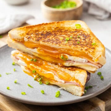 Fried Egg Breakfast Sandwich