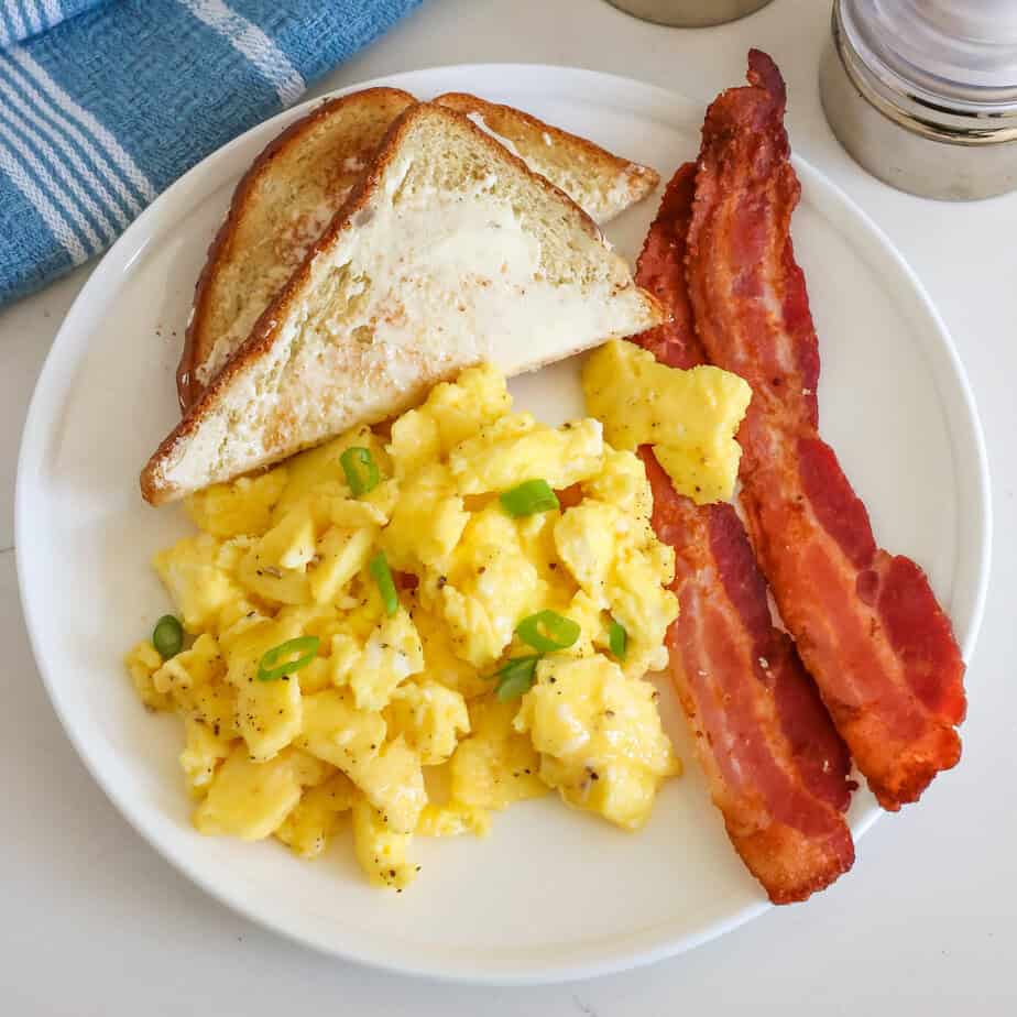 Microwave Scrambled Eggs, image size:924x924