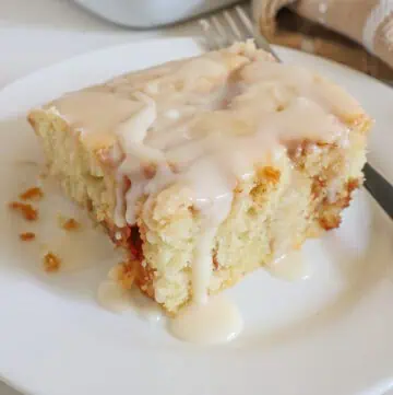 Cinnamon Roll Cake