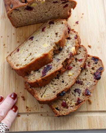Applesauce bread